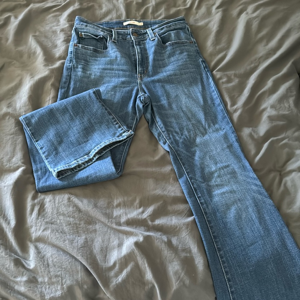 Women’s Levi Jeans